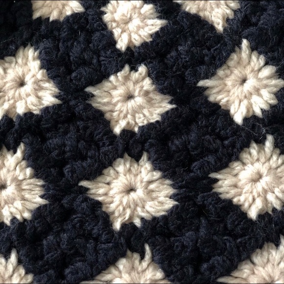 Lucky Brand Hat & Scarf - Picture 3 of 3